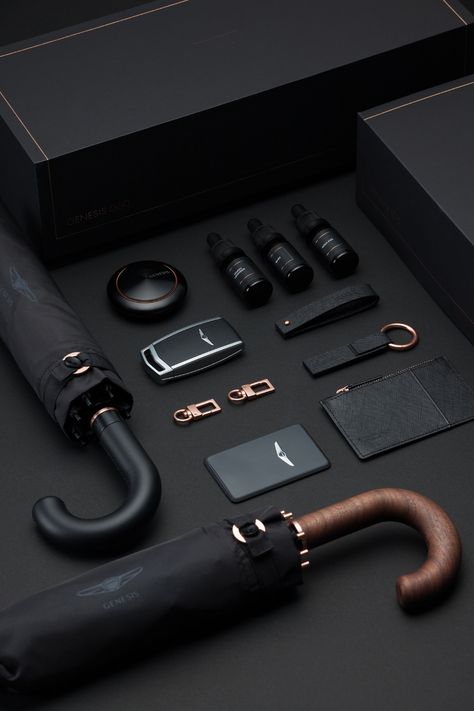 Packages Ideas, Le Manoosh, Matte Black Accessories, Key Decor, Dragon Keychain, Novelty Gifts For Men, Welcome Kit, Luxury Packaging Design, Industrial Design Product