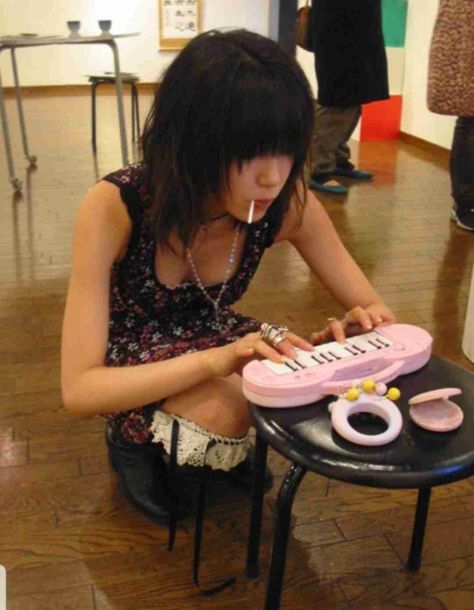 shiina ringo kneeling playing a toy keyboard, lollipop in mouth, frilly socks, fringe haircut Shiina Ringo, Music Nerd, Girls Rules, Pose Reference Photo, Look Cool, Pose Reference, Infant Tees, Pretty People, Keyboard