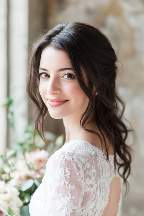 These 45+ messy bridal hair ideas range from soft, romantic curls to wispy buns. Perfect for brides who want a laid-back but beautiful look. Check out the full list now! #effortlessbeauty #bridalhair #messybride Messy Bridal Hairstyles, Messy Bridal Hair, Bridal Hair Ideas, Messy Chignon, Bridal Hair Down, Romantic Curls, Romantic Updo, Tousled Waves, Half Updo