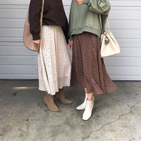 Rok Outfit, Stile Hijab, Polka Dot Midi Skirt, Rock Outfit, Hijabi Outfits Casual, Modest Clothing, Looks Street Style, Midi Skirts, Mode Inspo