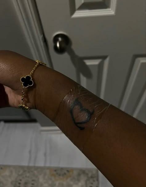 Bgc Tattoo, Pretty Hand Tattoos, Black Girls With Tattoos, Writing Tattoos, Tattoos For Black Skin, Pretty Tattoos For Women, Dope Tattoos For Women, Wrist Tattoos For Women, Shoulder Tattoos For Women