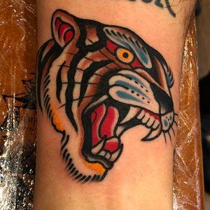 Samuele Briganti TATTOOS — SAMUELE BRIGANTI Animal Knee Tattoo, Neo Traditional Cat, Portland Tattoo, Sakura Tattoo, Sunset Tattoos, Tiger Tattoo Design, Single Needle Tattoo, Knee Tattoo, Tiger Tattoo