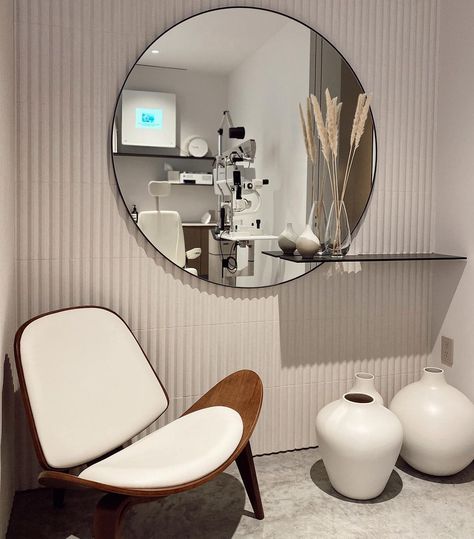 _LINE OF SIGHT on Instagram: “Modern technology helps us in healthcare🥼. LINE OF SIGHT uses all @zeissgroup equipment to provide accurate and thorough care.” Patient Experience, Healthcare Industry, Brand Experience, Office Spaces, Modern Technology, New Construction, Health Care, New York City, Technology