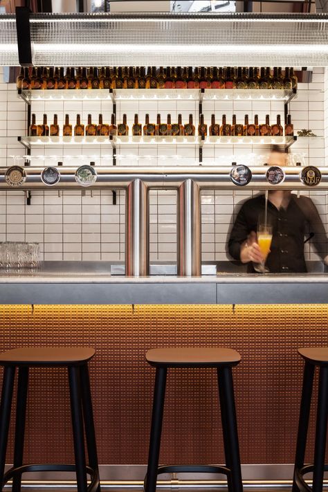 Birrificio Italiano - Picture gallery Beer Bar Design, Brewery Interior, Brewery Design, Pub Interior, Pub Design, Beer Pub, Bar Interior, Bar Design Restaurant, Restaurant Furniture