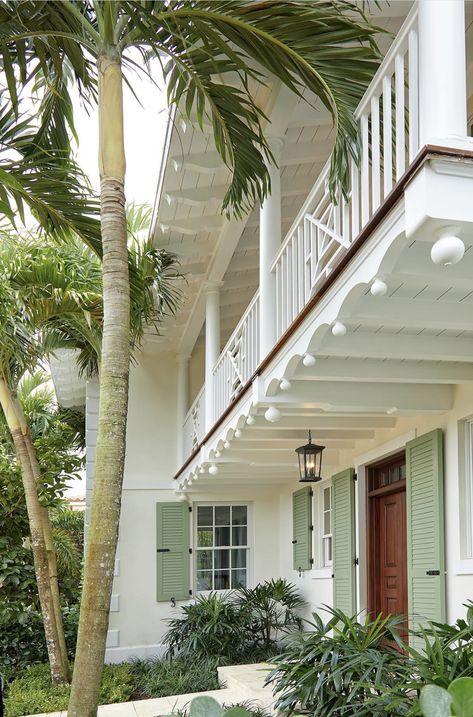 Colonial Beach House Exterior, British Colonial House Exterior, Caribbean Homes Exterior, Monterey Style, Tropical British Colonial, Colonial Beach, Southern Traditional, Caribbean Homes, British Colonial Decor