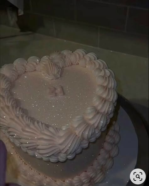 Heart Birthday Cake Aesthetic, Birthday Cake Aesthetic Pink, Pink Heart Cake, Pastel Pink Heart, Birthday Cake Aesthetic, Best Vanilla Cake Recipe, Bakery Style Cake, Heart Birthday Cake, Moist Yellow Cakes