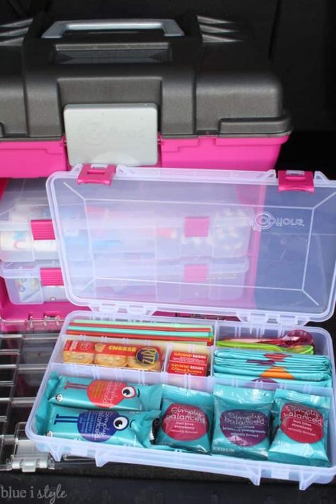 Car Organization Ideas - Organized Car Kit for Families On the Go - DIY Tips and Tricks for Organizing Cars - Dollar Store Storage Projects for Mom, Kids and Teens - Keep Your Car, Truck or SUV Clean On A Road Trip With These solutions for interiors and Trunk, Front Seat - Do It Yourself Caddy and Easy, Cool Lifehacks #car #diycar #organizingideas Summer Car Kit, Car Organization Kids, Car Organization Ideas, Organized Car, Car Organization Diy, Password Organizer, Car Accessories Diy, Car Organization, Mom Car