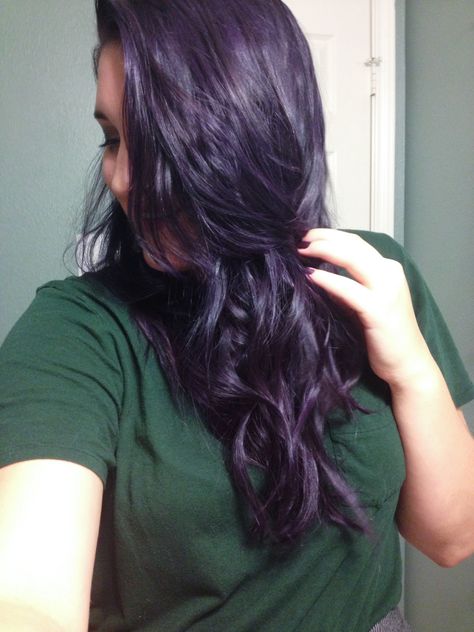 Manic panic ultra violet mixed with manic panic purple haze #PurpleHair #ManicPanic #Unbleached Manic Panic Purple, Emerald Hair, Hair Color Plum, Dark Purple Hair, Purple Ombre Hair, Plum Hair, Brown Ombre Hair, Violet Hair, Hair Techniques