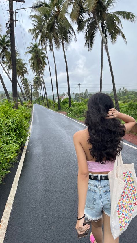 Parra Road Photo Ideas, Goa Asthetic Picture, Outfit Check Instagram Story, Parra Road Goa, Goa Poses, Goa Outfits, Goa Travel, Random Aesthetic, Creative Instagram Photo Ideas