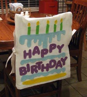 Super cute idea. I have always wanted a new way to make the birthday kid feel special. Birthday Chair Cover, Classroom Birthdays, Birthday Chair, Class Birthdays, Anniversaire Diy, Classroom Birthday, School Birthday, Beginning Of School, School Classroom