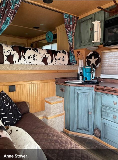 Horse Trailer Decor, Western Camper Makeover, Horse Trailer Interior, Horse Trailer Remodel Living Quarters, Horse Trailer Camper, Horse Trailer Makeover, Western Camper Interior, Diy Horse Trailer Living Quarters, Western Camper