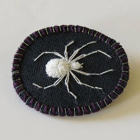 Embroidered Spider, Spider Embroidery, Spider Brooch, White Spider, Punk Patches, Diy Clothes Design, Embroidery Inspiration, Embroidery Patches, Embroidery And Stitching