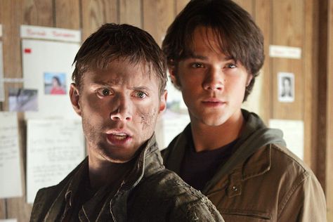 <em>Supernatural</em> creator Eric Kripke shares his original 2004 pitch for the show Supernatural Season 1, Unfaithful Men, Mary Winchester, Matt Cohen, Pair Of Eyes, Samantha Smith, Hollaback Girl, Eric Kripke, John Winchester