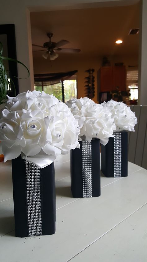 All Black Affair Centerpieces, Diy Pearl Centerpieces, Black Centerpieces For Party, Black And White Party Centerpieces Diy, Black And White Sweets Table Ideas, Black And Champagne Centerpieces, Black Tie Event Centerpieces, Black And Bling Centerpieces, Silver And Black Centerpieces