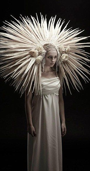 Jess Eaton Eiko Ishioka, Avant Garde Hair, Human Bones, Couture Designers, Avant Garde Fashion, Bride Wear, Hair Art, Anthropology, Couture Collection