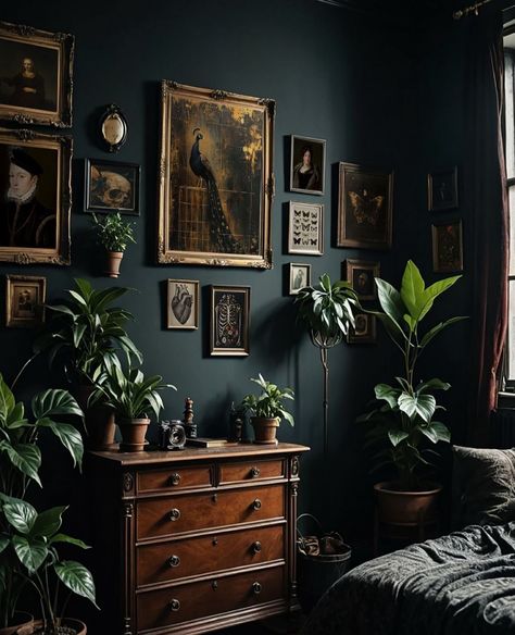 Dark Academia Interior, Dark Green Rooms, Dark Green Living Room, Cozy Fall Home, Dark Green Walls, Moody Decor, Dark Academia Decor, Dark Home Decor, Home Cozy