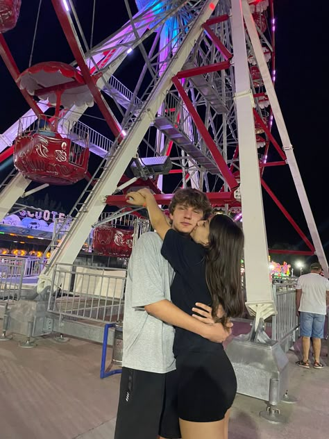 Fair Date Pictures, Fair Pictures, Cute Country Couples, Dream Dates, This Kind Of Love, Cute Date Ideas, Couple Goals Teenagers, Cute Relationship Photos, Teen Love