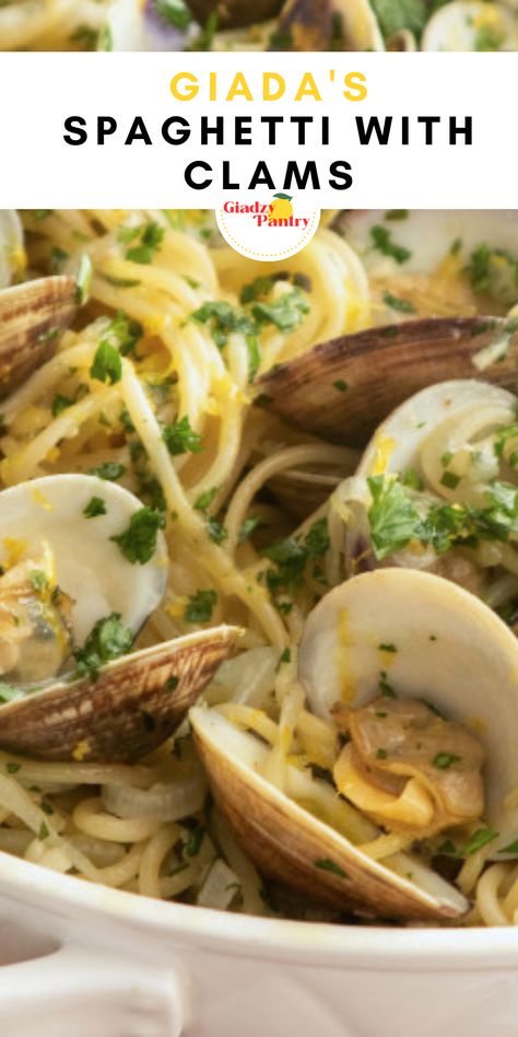 Clam Spaghetti Recipe, Clam Pasta Recipe, Spaghetti With Clams, Clam Sauce Recipe, Linguine And Clams, Clams Recipe, Clam Pasta, Seafood Dinners, Giada Recipes