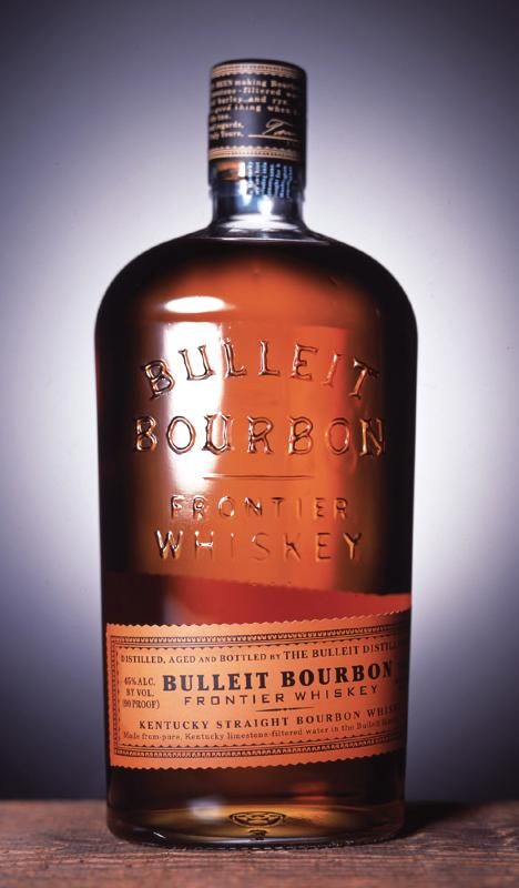 Bulleit Bourbon...a really good bourbon based on an original recipe from the 1860s. Good stuff...especially if your a reenactor like I am. Even the bottle is based on what the originals looked liked. Bulleit Bourbon, Best Bourbons, Alcohol Bottles, Cigars And Whiskey, Scotch Whiskey, Food Pairings, Bourbon Whiskey, Scotch Whisky, Wine And Spirits