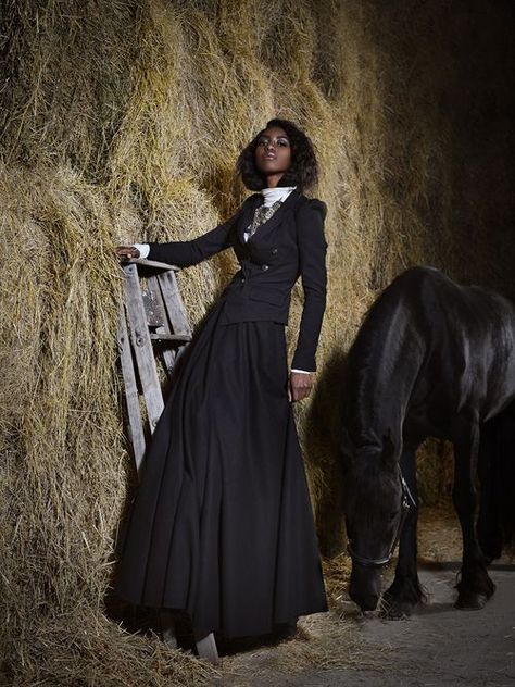 Victorian Horror, Cowboy Fit, Dark Powers, Texas Sun, Dark Victorian, Western Gothic, Extra Fashion, Country Aesthetic, Black Cowgirl