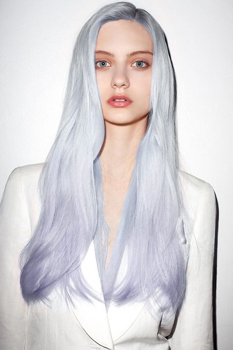 ice blue hair Diy Balayage, Trendy We Fryzurach, Pink Dip Dye, Pink Ombre Hair, Pink Blonde Hair, Fall Hair Trends, Ombré Hair, Platinum Blonde Hair, Ombre Hair Color