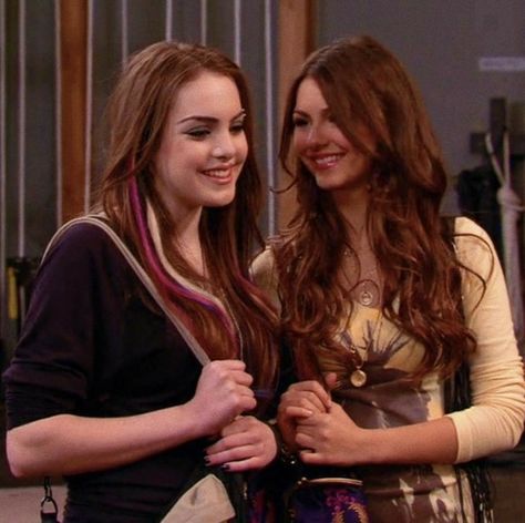 Jade And Tori Ship, Jade X Tori, Tori And Jade, Jade And Tori, Victorious Tori, Jade Victorious, Jade And Beck, Comfort Things, Victorious Cast