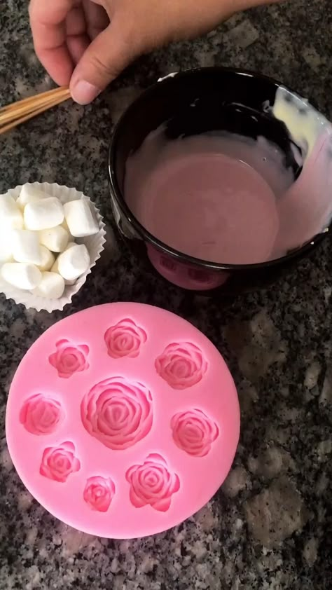 Blooming Roses Silicone Mold Chocolate Rose Strawberries, Diy Valentine's Day Food, Silicone Mold Ideas Food, Silicone Mold Recipes Desserts, Things To Make With Silicone Molds, Baking Molds Recipes, Baby Shower Sweets Ideas, Fancy Cupcake Decorating Ideas, How To Make Mini Bouquet