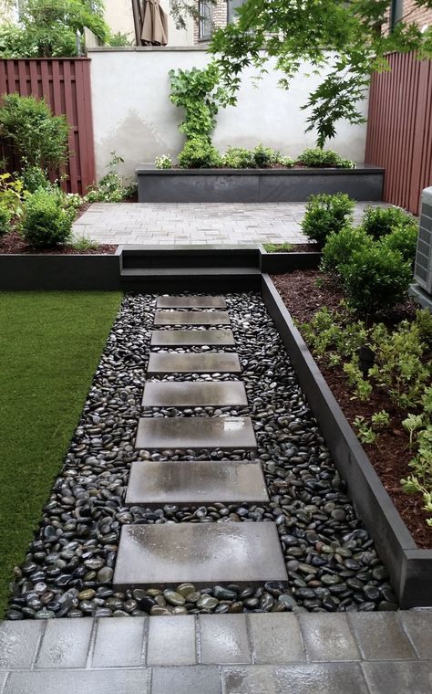 Gravel And Stepping Stones, Walk Path Ideas Backyards, Footpath Ideas, White Gravel Landscaping, Grass Walkway, Grass Pathway, Stepping Stones Pathway, Backyard Walkway, Pathway Landscaping