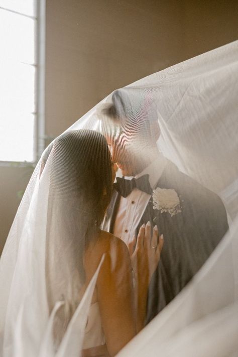 Minimal Modern Wedding, Modern Industrial Wedding, Industrial Wedding Inspiration, Wedding Shot List, Modern Chic Wedding, Wedding Portrait Poses, Unique Wedding Photography, Classic Romance, Wedding Picture Poses