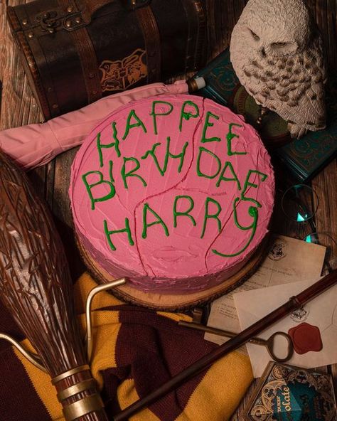 3 Birthday Theme, Happee Birthdae Harry Cake, Harry Potter Christmas Aesthetic, Hogwarts Hermione, Happee Birthdae Harry, Happy Birthday Harry, Happy Birthday Harry Potter, Nimbus 2000, Harry Potter Theme Birthday