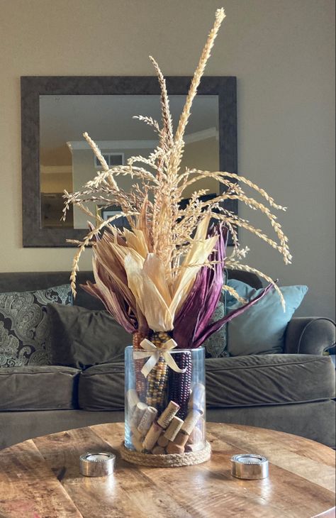 Dried Corn Decor, Indian Corn Decorations Fall Displays, Dry Corn Decor, Decorating With Corn Stalks, Indian Corn Decorations, Dry Flowers Arrangements Ideas, Corn Centerpiece, Corn Decorations, Gem Corn