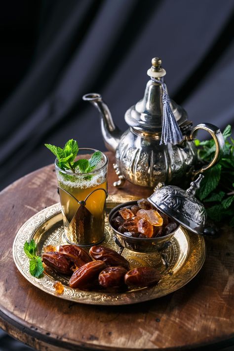 Arabian Tea, Mediterranean Breakfast, Moroccan Tea, Moroccan Mint Tea, Moroccan Recipes, Morocco Style, Tea Eggs, Food And Culture, Moroccan Food