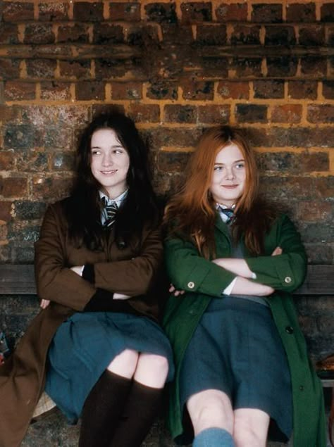 The Forgotten Garden, Slytherin And Hufflepuff, Lily Potter, Harry Potter Cosplay, Light Academia Aesthetic, Character Inspiration Male, Lily Evans, Ginger Girls, Ginny Weasley