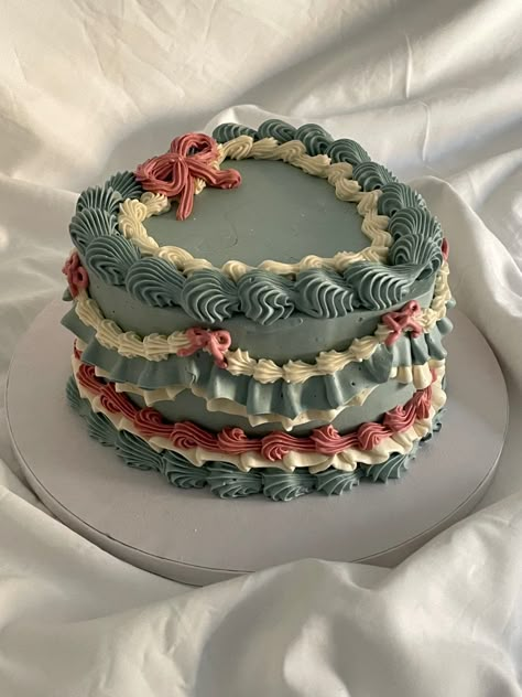 Victorian Cakes, 18th Cake, Vintage Birthday Cakes, Quinceanera Cakes, Mini Cakes Birthday, Pretty Dessert, Simple Birthday Cake, Fake Cake, Dream Cake