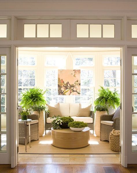 image from The Pink Pagoda/ Now that what I call a sun room. I would love a room like this to keep all my houseplants during the winter. Modern Sunroom, 4 Season Room, Four Seasons Room, Sunroom Furniture, Sunroom Addition, Sunroom Decorating, Sunroom Designs, Florida Room, Morning Room