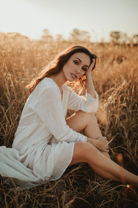 Boho Photoshoot, Female Portrait Poses, Fashion Fotografie, Outdoor Portrait Photography, Nature Photoshoot, Pose Fotografi, Shotting Photo, Photographie Portrait Inspiration, Portrait Photography Women