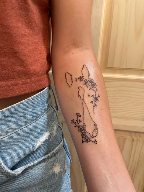 Tattoos In Memory Of Horse, Tattoo Ideas For Horses, Minimal Hunting Tattoo, Tattoo Western Style, Horse Spine Tattoos For Women, Horse Head With Flowers Tattoo, Mule Tattoo Ideas, Horse Tiny Tattoo, Simplistic Horse Tattoo