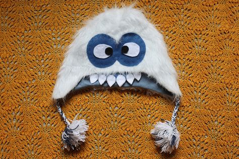 Faux Fur Yeti Hat by iriskh, via Flickr Yeti Costume Women, Abominable Snowman Craft, Abominable Snowman Costume, Yeti Hat, Caterpillar Costume, Snowman Costume, Christmas Party Costume, Diy Christmas Sweater, Snow Monster