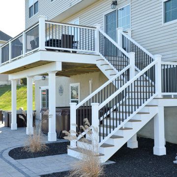 Deck Second Story, 2 Story Deck Designs, Two Story Deck, Second Story Deck Ideas, Deck Staircase, Tub Room, High Deck, Deck Renovation, Second Story Deck