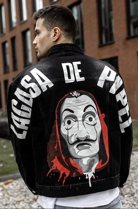 With a nice print in back side | #lacasadepapel #mensfashion #mensjackets #denimjacketoutfit Denim Jacket Painted Men, Denim Custom Jacket, Custom Denim Jacket Men, Shirt Painting Ideas Men, T Shirt Painting Ideas Men, Mens Fashion Aesthetic, Custom Jeans Diy, Bustier Pattern, Customised Denim Jacket