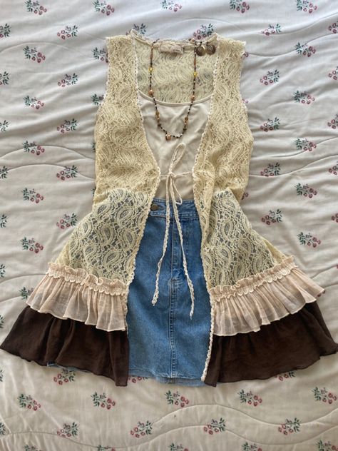 #thrifted Fun Thrifted Outfits, Trendy Grandma Outfits, Summer Bathroom Aesthetic, Thrift Ideas Clothes, Thrift Inspiration, Rory Gilmore Aesthetic, Cozy Fall Fashion, Thrift Fits, Gilmore Aesthetic