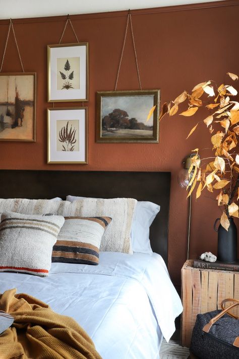 Orange Rooms Walls, Dark Orange Accent Wall, Orange Room Inspiration, Rust Orange Accent Wall, Light Orange Walls, Bedroom Paint Idea, Bedroom Terracotta, Orange Bedroom Walls, Orange Bedrooms