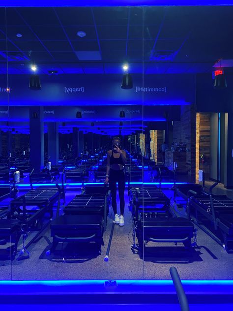 Workout Blue Aesthetic, Solid Core Pilates Aesthetic, Solid Core Pilates, Club Pilates Aesthetic, Solid Core Aesthetic, Blue Workout Aesthetic, Blue Gym Aesthetic, Pilates Aesthetic Black Women, Pilates Class Aesthetic