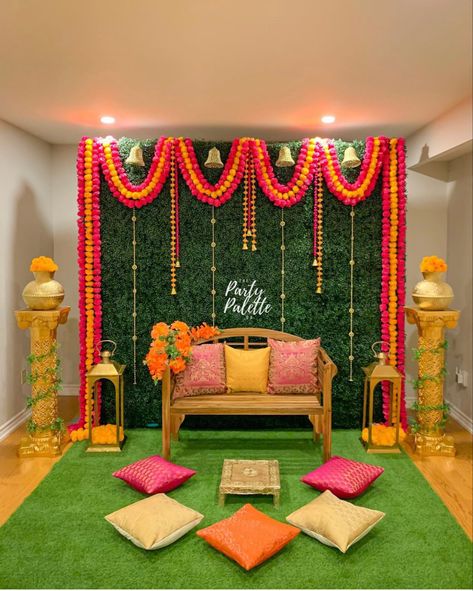 Mehndi Decoration At Home, Mehndi Function Decoration, Mehndi Decor At Home, Mehndi Decoration Ideas At Home, Mehendi Backdrop, Mehendi Designs Bridal, Haldi Function Decoration, Mehndi Stage Decor, Mehndi Decoration Ideas