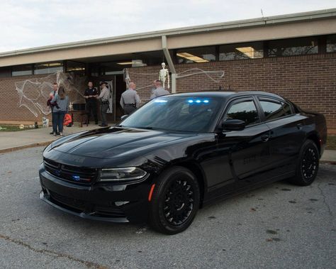 North Carolina, State Highway Patrol, unmarked Dodge Charger vehicle. Fbi Car, Discord Logo, Undercover Police, Dodge Charger Police Car, Police Super Cars, North Carolina Highway Patrol, Undercover Police Cars, Police Stopping Car, Jet Fighter Pilot