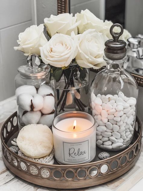 80+ Glam Bathroom Inspirations for Beautiful Small Spaces Classy Guest Bathroom, Bougie Bathroom Ideas, Marble Bathroom Decor Ideas, Silver Bathroom Decor Ideas, Simple Apartment Aesthetic, Luxury Bathroom Aesthetic, Small Glam Bathroom, Bathtub Ideas Decoration, Glam Bathroom Decor Ideas