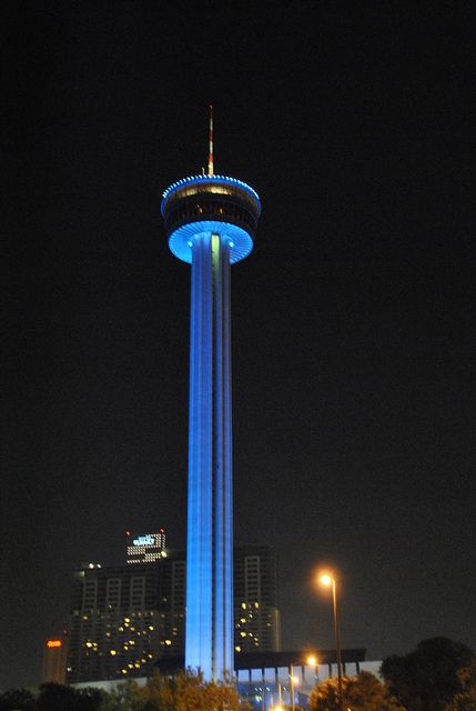 Tower of Americas - San Antonio, TX | Flickr - Photo Sharing! San Antonio Skyline, Texas Adventure, Only In Texas, San Antonio Tx, Skyscraper Architecture, San Antonio Texas, Texas History, San Antonio Spurs, Texas Homes