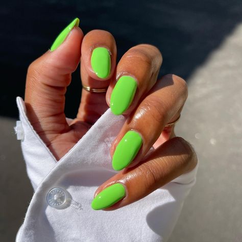 Shade: Pavilion Garden ____ #peacci #nails #nailinspo Orange And Lime Green Nails, Green And Blue Summer Nails, Like Green Nails, Lime Nails, Lime Green Nails, Foundation Swatches, Neon Green Nails, Light Lime Green, Green Acrylic Nails