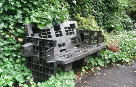 Plastic Pallets, Are They Suitable for Diy Projects? • 1001 Pallets Pallet Garden Benches, Plastic Garden Furniture, Keyhole Garden, Pallet Garden Furniture, Plastic Garden, Recycling Ideas, Plastic Pallets, Recycled Garden, Pallet Outdoor