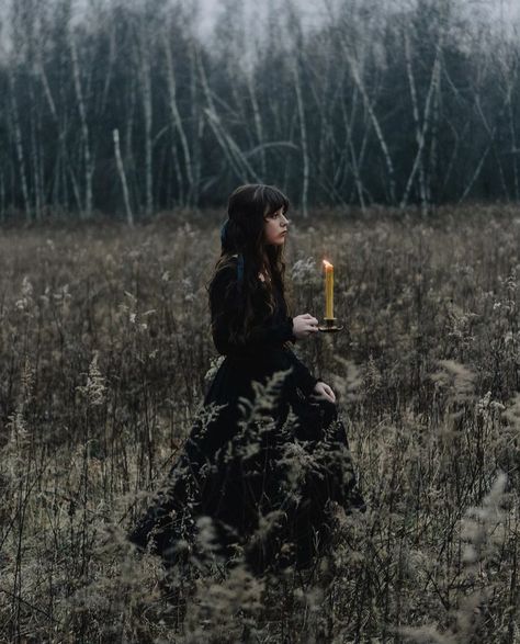 Dark Beauty Fashion, Gothic Photography, Dark Beauty Photography, Halloween Photography, Halloween Photo, Fairytale Photography, Fantasy Photography, Halloween Photoshoot, Senior Photoshoot